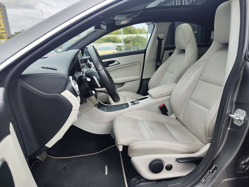 Mercedes-Benz CLA CLA200/130kW AMG LINE AT - fotka 12 z 26