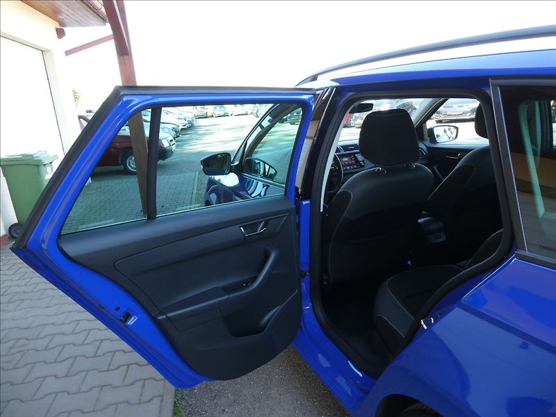 Škoda Fabia 1,0 TSi 70kW STYLE,2x kola,ČR - fotka 23 z 42