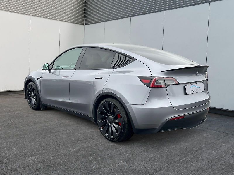 Tesla Model Y (2023) PERFORMANCE 393kW DPH  - fotka 3 z 15
