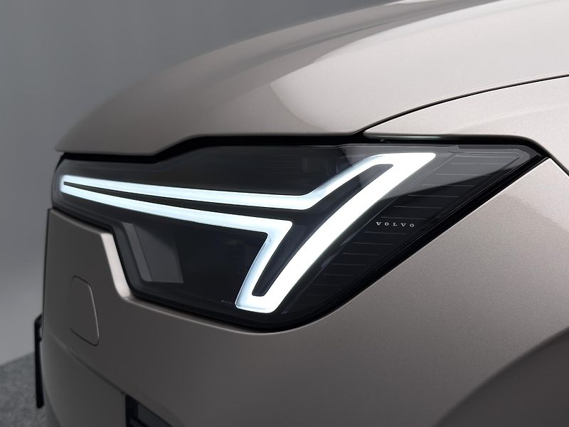 Volvo XC90 (2026) T8 AWD Plug-in DARK PLUS 7m - fotka 22 z 27