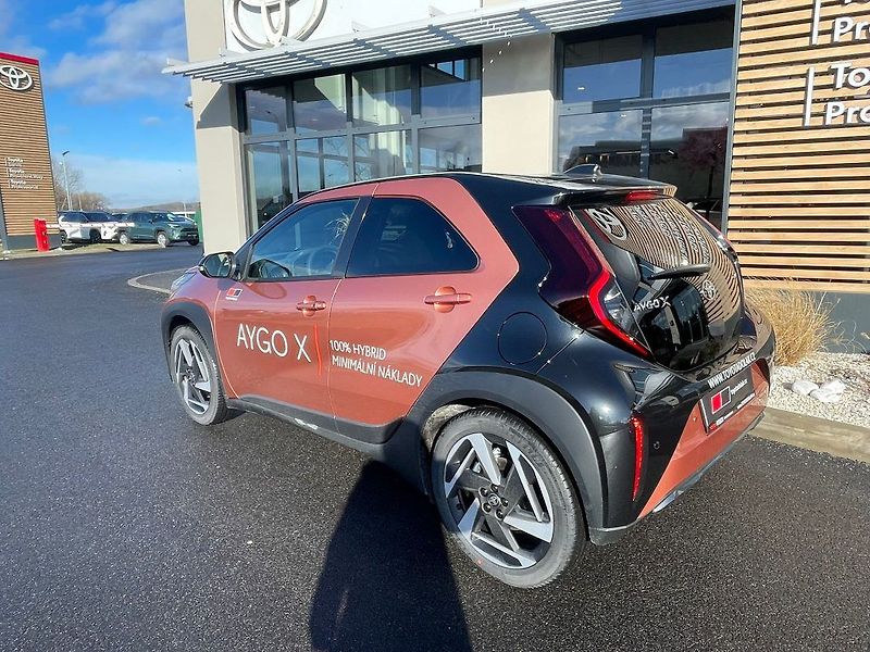 Toyota Aygo 1.5L HEV CVT - fotka 4 z 28
