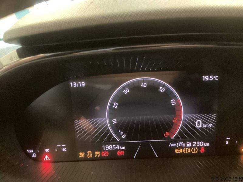 Škoda Fabia Selection 1,0 MPI 59kW MT5/476 - fotka 5 z 8
