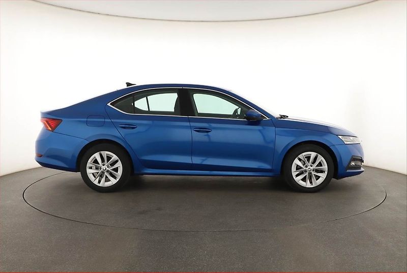 Škoda Octavia (2023) Style 2.0 TDI, ČR,1.maj - fotka 6 z 20