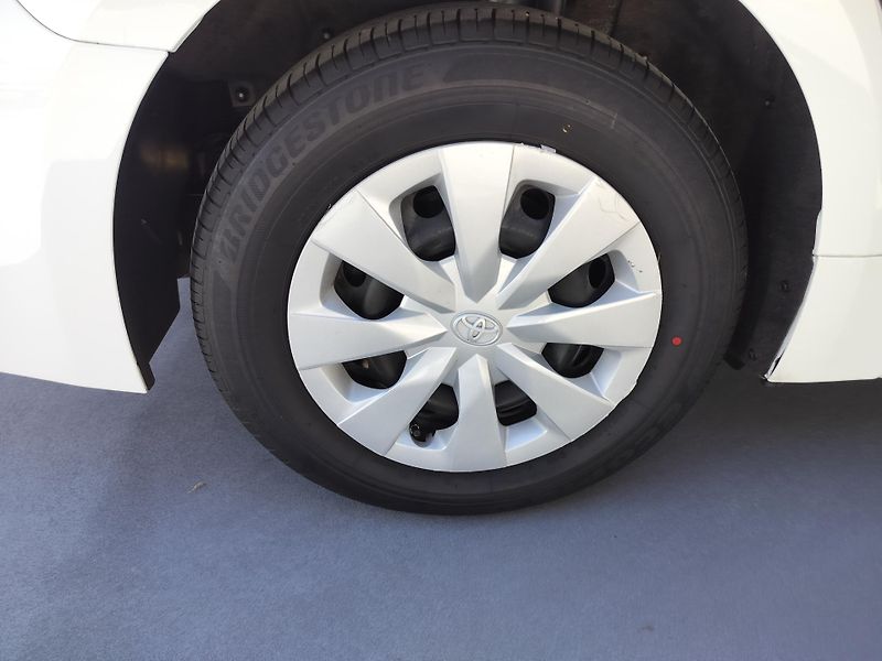 Toyota Corolla Touring 1.8 Hybrid Business - fotka 24 z 26