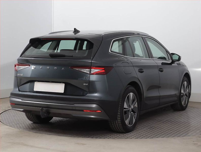 Škoda Enyaq (2021) Suite iV 80 (82 kWh), SoH 93% - fotka 5 z 23