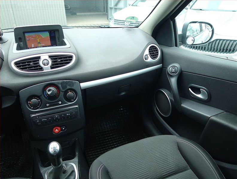 Renault Clio (2009) 1.2 16V , nová STK - fotka 8 z 15