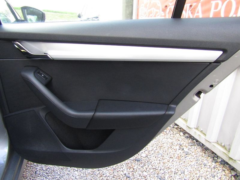 Škoda Octavia (2014) 1.6 TDI 77kW - fotka 26 z 40