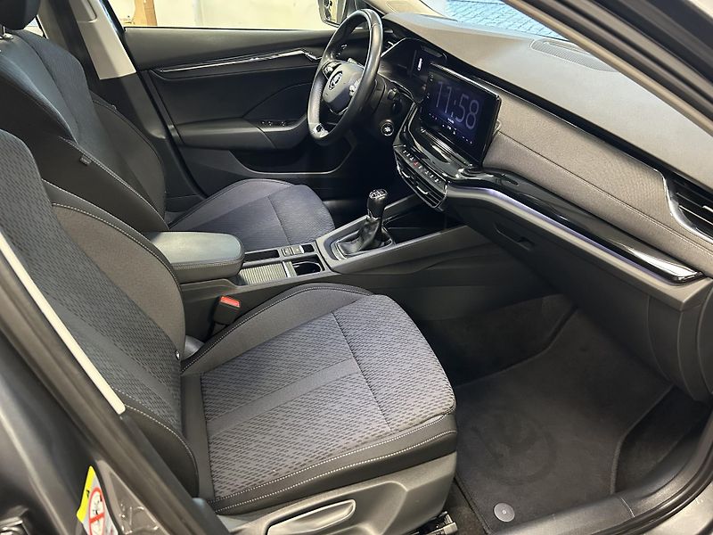 Škoda Octavia (2023) 1.5TSi Style Plus Matrix ACC - fotka 25 z 26