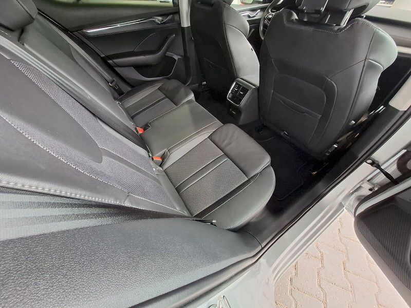 Škoda Octavia (2024) STYLE PLUS TD 85/2.0 M6F - fotka 26 z 39