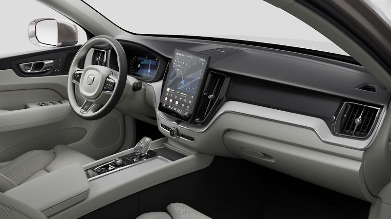 Volvo XC60 (2026) B5 AWD PLUS BRIGHT AUT - fotka 9 z 13