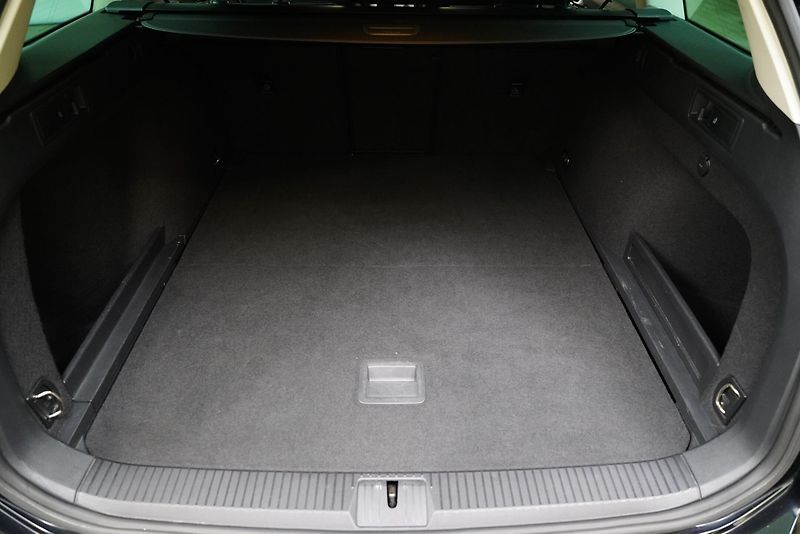 Volkswagen Passat - fotka 27 z 27