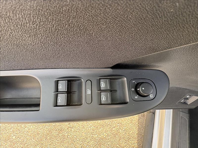 Volkswagen Passat 1,4 TSi 90kW,PDC,Výhřev,OrigKm - fotka 4 z 29