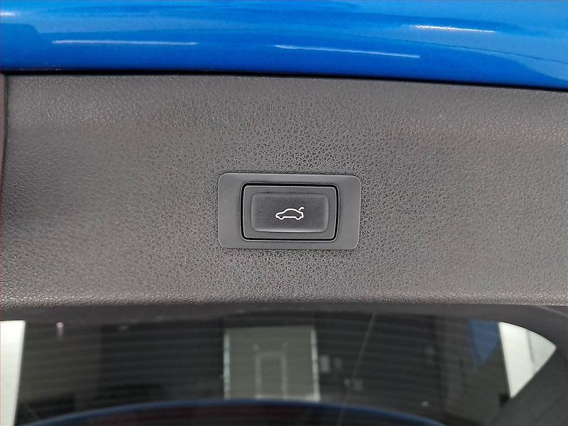 Audi Q3 (2016) basis 2.0 TDI, 4X4, Automat - fotka 16 z 18
