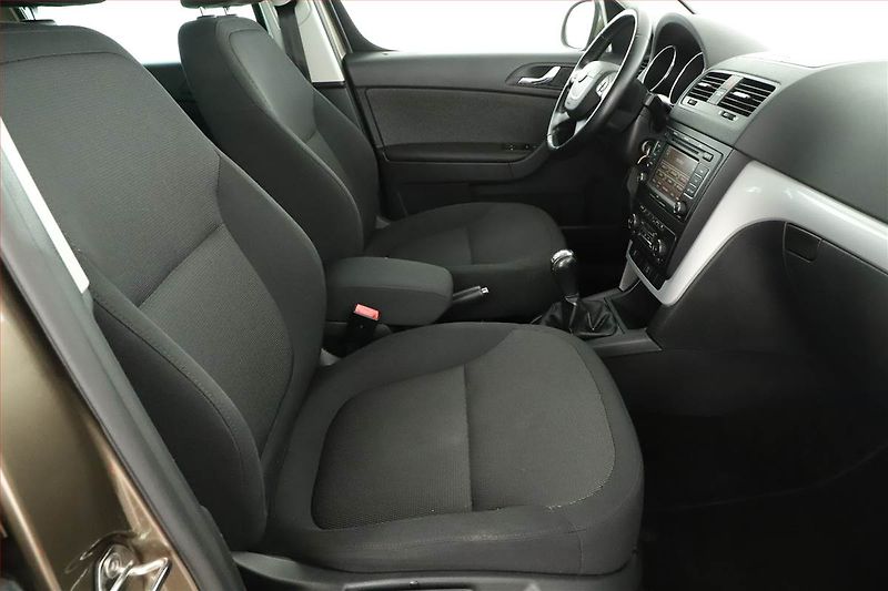 Škoda Yeti (2010) Ambition 1.4 TSI, Tempomat - fotka 7 z 17