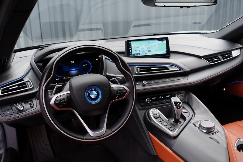 BMW i8 Coupe, Facelift, Lasery - fotka 15 z 31