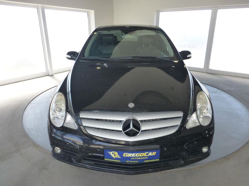 Mercedes-Benz Třídy R (2008) 320CDI*PANORAMA*VYHŘ.S**7 MÍST - fotka 2 z 22