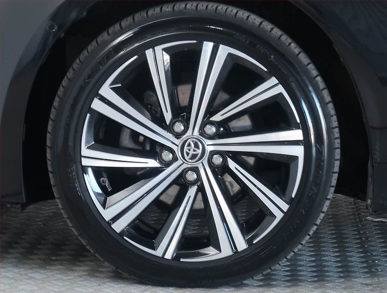 Toyota Corolla (2022) Style 1.8 Hybrid - fotka 15 z 17