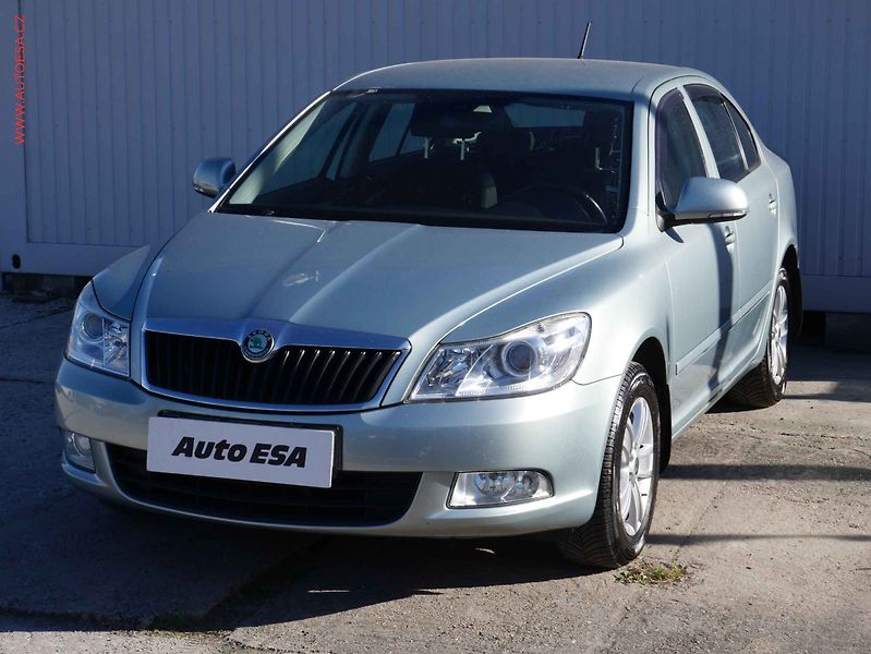 Škoda Octavia (2010) 1.6 LPG, AC, TZ, park.čidla - fotka 3 z 14
