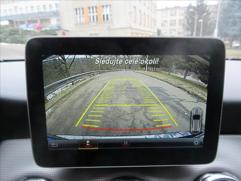 Mercedes-Benz GLA 2,0 - fotka 12 z 19