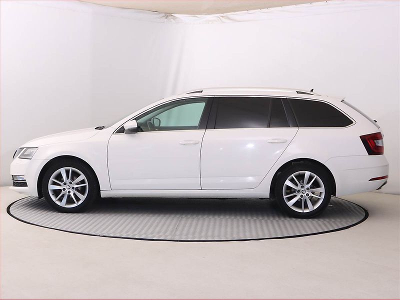 Škoda Octavia (2019) 1.6 TDI, Navi, Tempomat - fotka 3 z 21