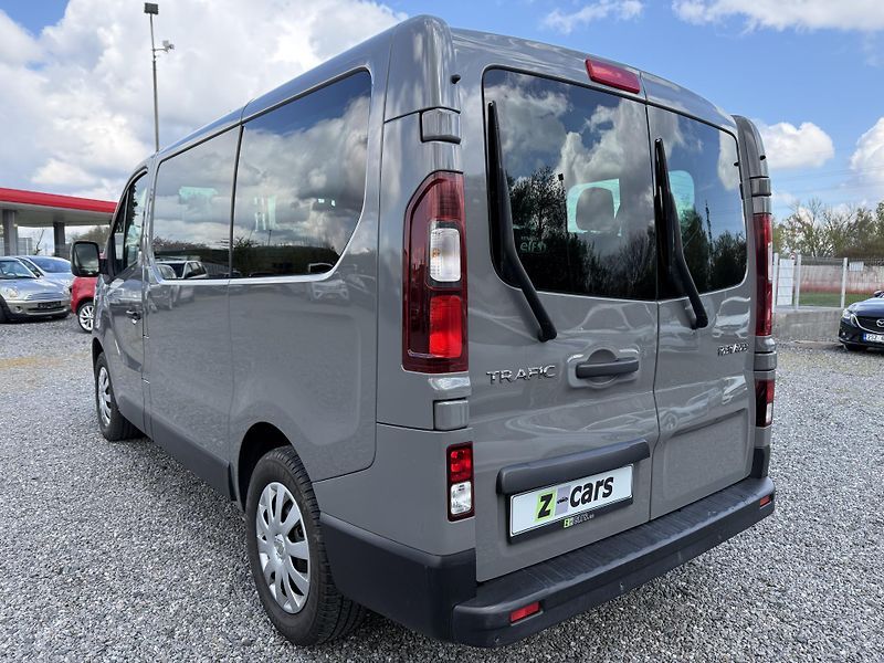 Renault Trafic 1.6dCi 89kW 9 míst ČR - fotka 7 z 20