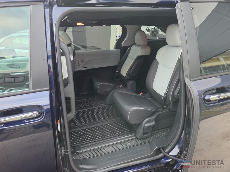 Toyota Sienna (2025) TOYOTA SIENNA XSE HYBRID 7 pas - fotka 8 z 14