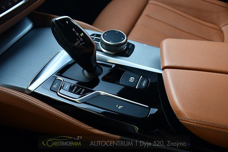 BMW Řada 5 530xD M-SPORT H&K HUD ACC PANO - fotka 31 z 51