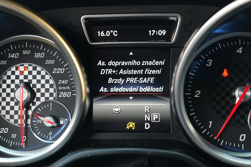 Mercedes-Benz GLE 350d 4M AMG Coupé 360 Pano Dis - fotka 32 z 40