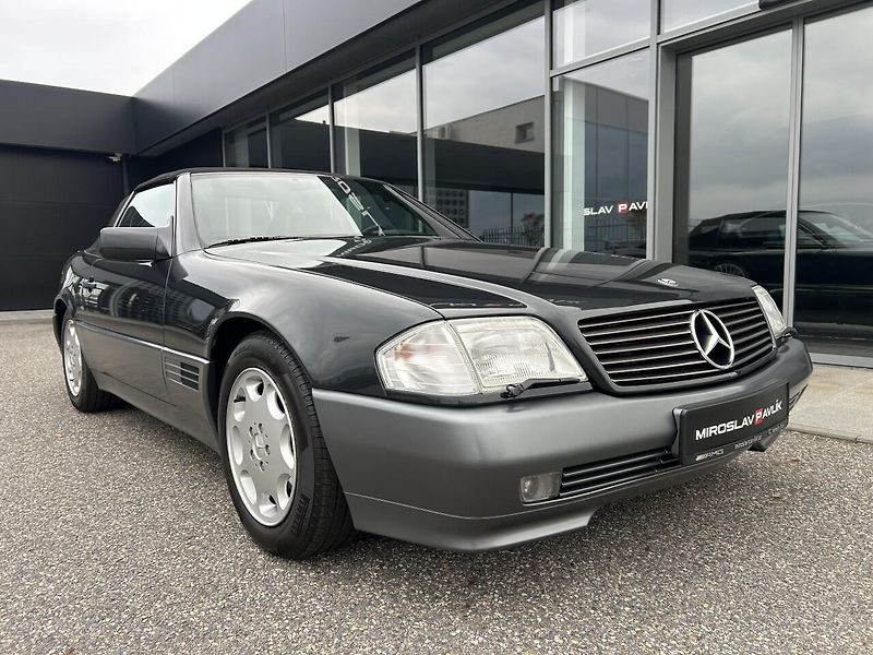 Mercedes-Benz SL 500 - fotka 9 z 30