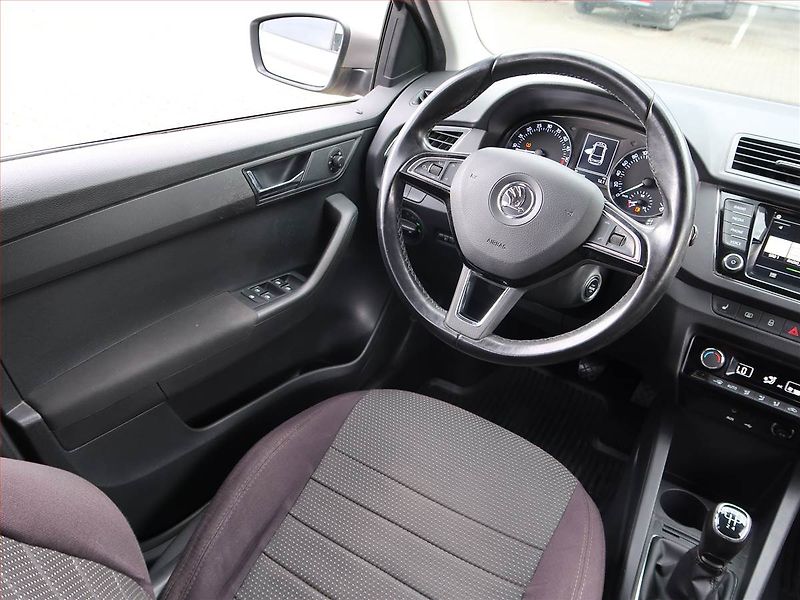 Škoda Fabia (2017) 1.4 TDI, Navi, Tempomat - fotka 7 z 18