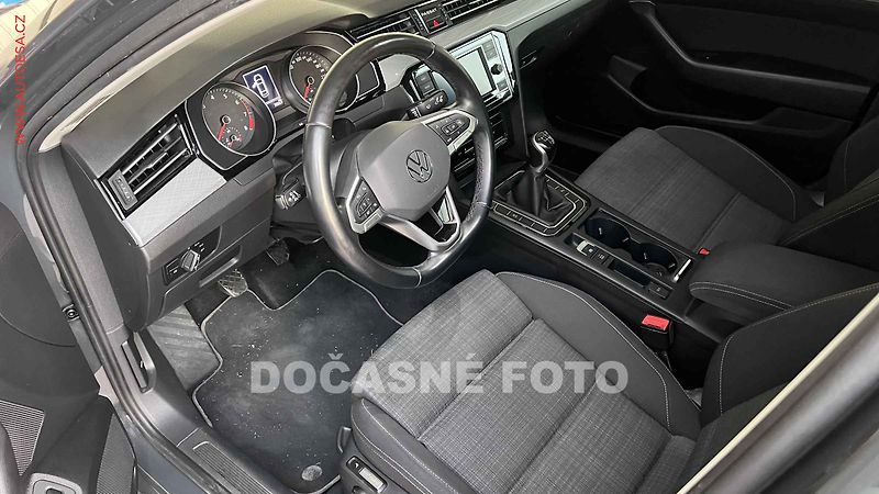 Volkswagen Passat (2020) 1.5 TSi, ČR, navi, LED - fotka 3 z 3