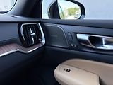 Volvo V60 T8 AWD ULTRA DARK // 335 kW - náhled 26