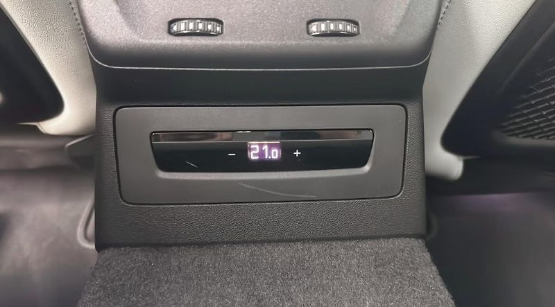 Audi A5 Avant 2.0 e-hybrid Q 360 kam. - fotka 23 z 23