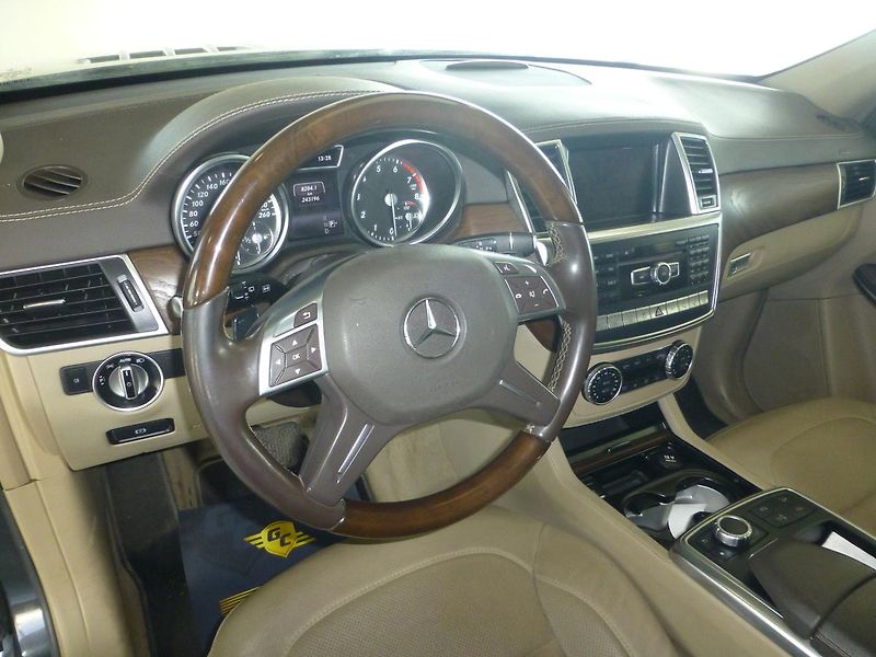 Mercedes-Benz GL (2014) 500-320KW*XENONY**7MÍST - fotka 12 z 33