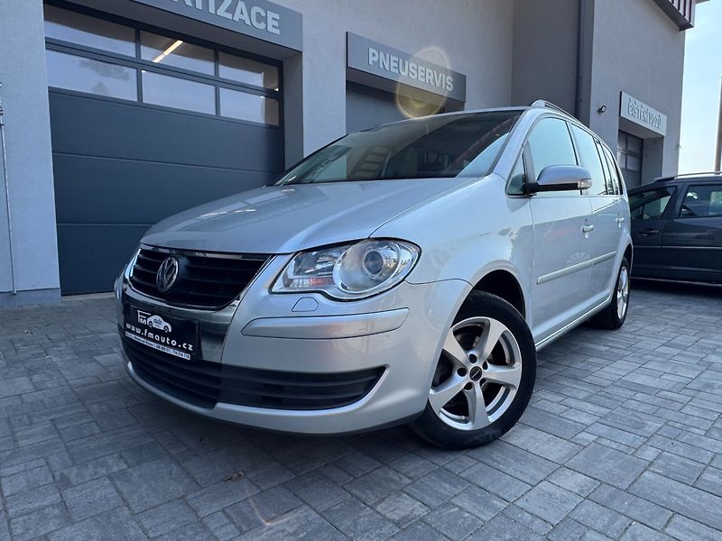 Volkswagen Touran (2008) 1.9 TDi, DUAL KLIMA, TAŽNÉ - fotka 1 z 33