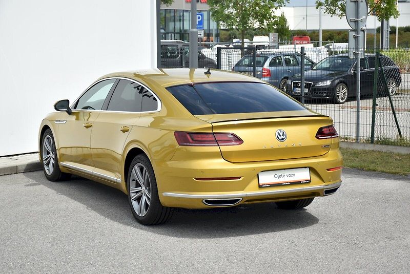 Volkswagen Arteon (2018) R-Line  2.0 BITDI 176kW 4x4 DS - fotka 11 z 32