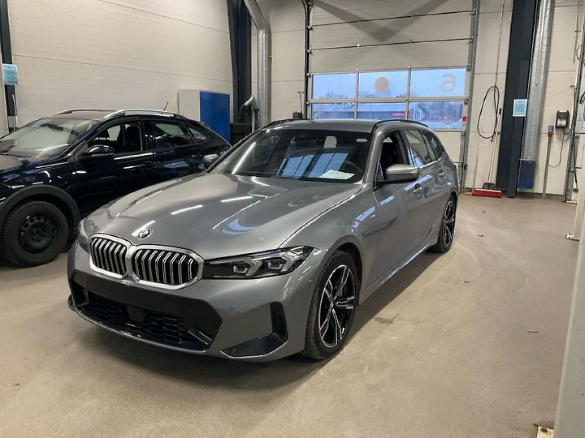 BMW Řada 3 330i xDrive Touring