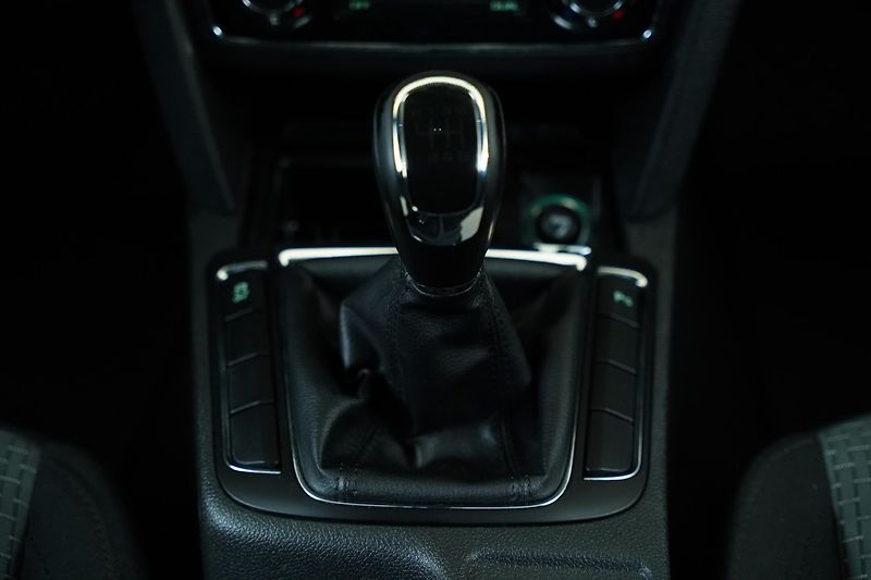Škoda Superb - fotka 22 z 24