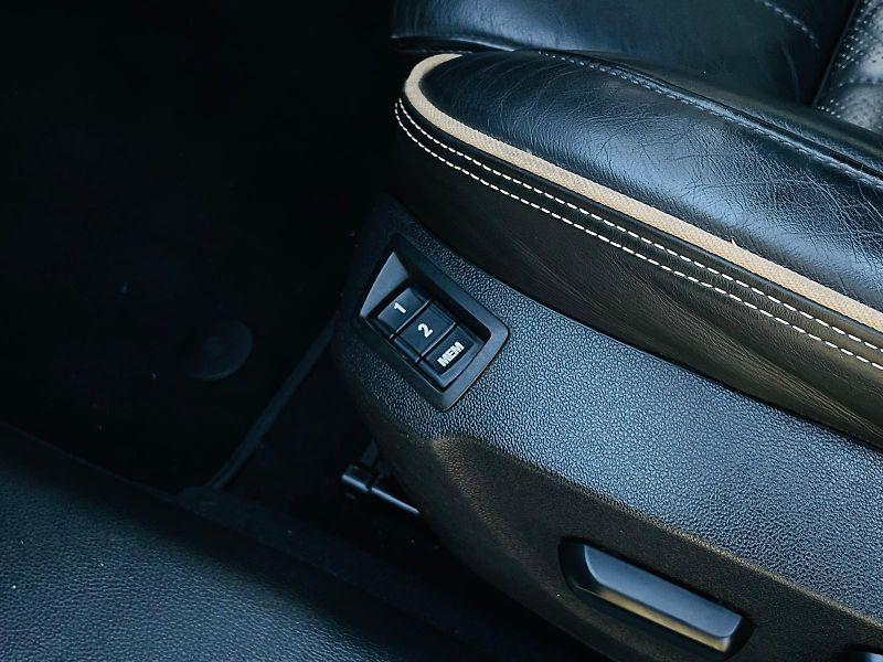 Opel Insignia 2.0CDTi 4x4 MANUÁL KAMERA VÝHŘ - fotka 43 z 49