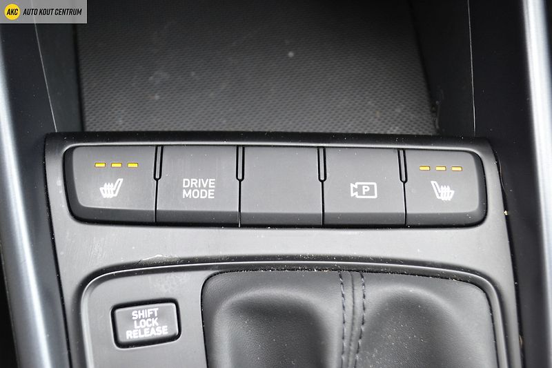 Hyundai i20 1.0 TGDI 7DCT WAVE, WINTER PAK - fotka 20 z 43