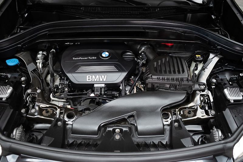 BMW X1 xDrive20d Sport Line*HEAD-UP* - fotka 34 z 42