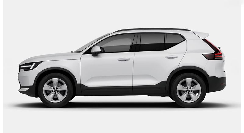 Volvo XC40 (2026) B3 CORE AUT - fotka 2 z 14