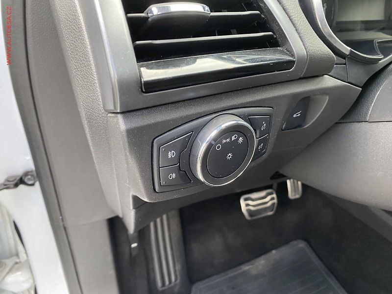 Ford Mondeo (2017) 2.0 TDCi 4x4, ČR, AT, navi - fotka 15 z 19
