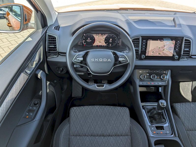Škoda Karoq (2025) 1,5 TSI / 110 kW Top Selection - fotka 6 z 30