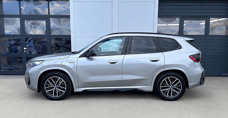 BMW X1 xDrive30e M-Sport - fotka 3 z 28