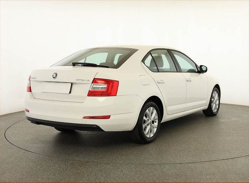 Škoda Octavia (2014) 1.6 TDI, Tempomat - fotka 5 z 12