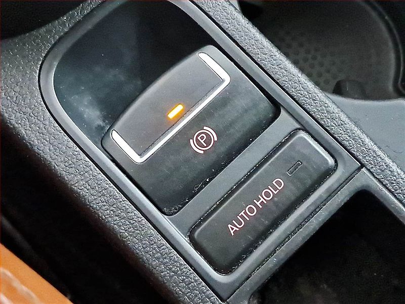 Volkswagen Tiguan (2011) R-Line 2.0 TSI, 4X4, Automat - fotka 19 z 22