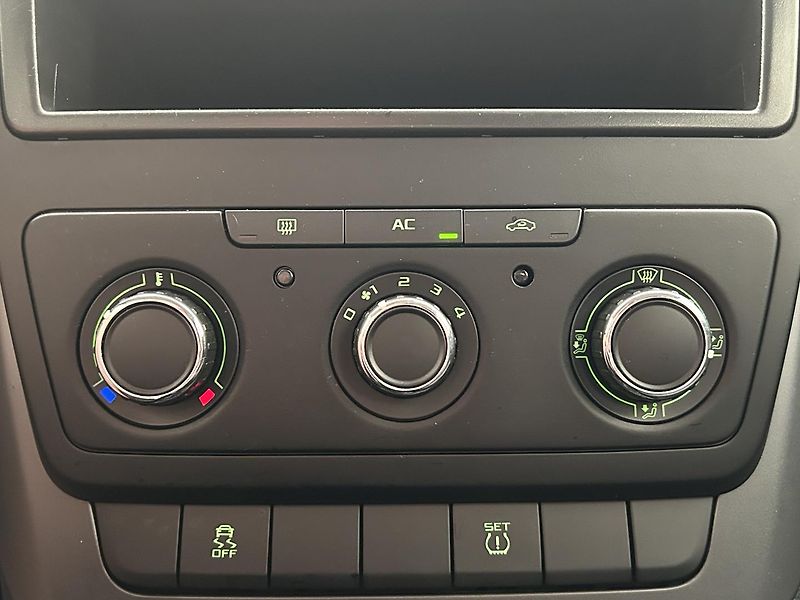 Škoda Yeti 2,0 TDI Active - fotka 10 z 24