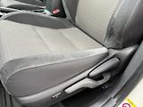 Toyota Auris 1.8 HSD e-CVT Selection - náhled 13