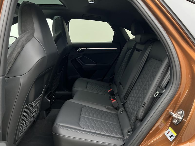 Audi RS Q3 SPORTBACK AWD AUT 1. maj. - fotka 6 z 57